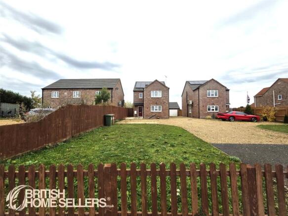 3 bed property, in Mill Road, £260,000