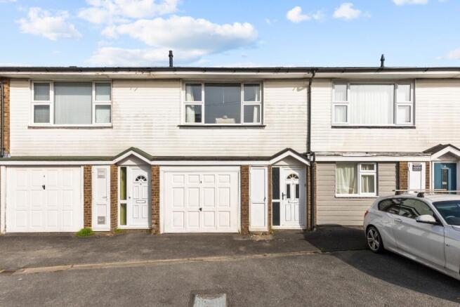 2 bed property, in Nevill Terrace, £450,000
