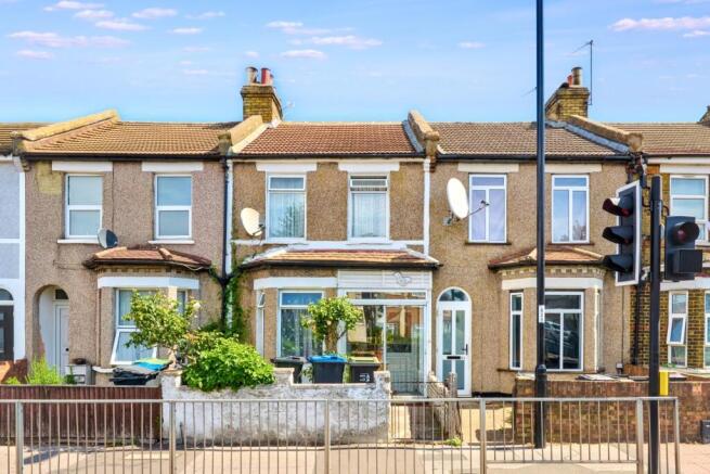 3 bed property, in Mitcham Road, £380,000