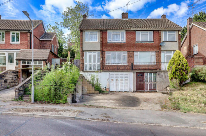 3 bed property, in Hughenden Avenue, £400,000