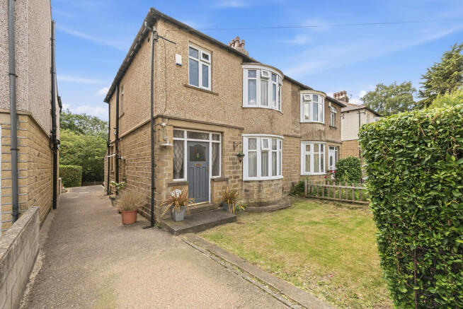 3 bed property, in George Avenue, £260,000