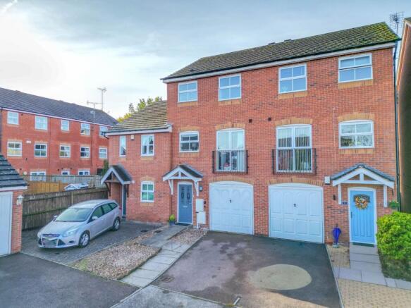 3 bed property, in Baxter Close, £235,000