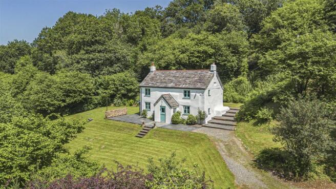 2 bed property, in Helland, £695,000