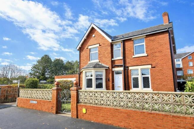 4 bed property, in Princes Road, £550,000