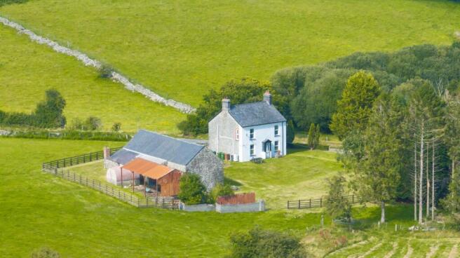 3 bed property, in Bryn Villa, £595,000