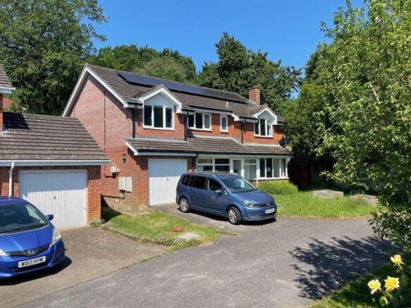 5 bed property, in Stoke Valley Road, £588,000