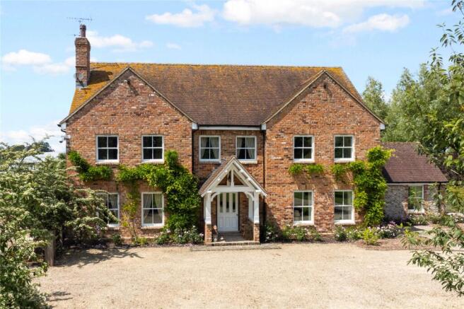 5 bed property, in Dauntsey, £1,650,000