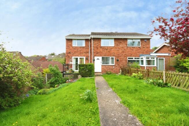 3 bed property, in William Close, £210,000