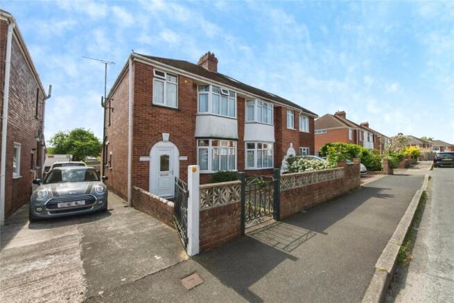 3 bed property, in Summerway, £270,000