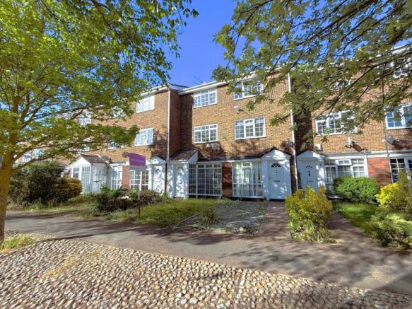 4 bed property, in Tilbury Road, £280,000