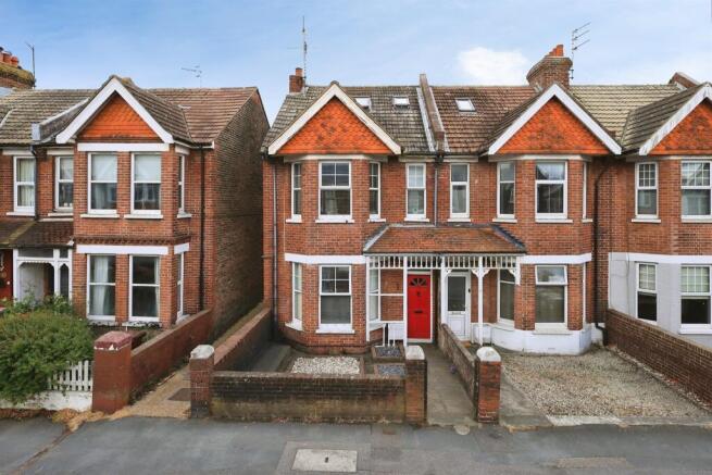 6 bed property, in Whitley Road, £400,000