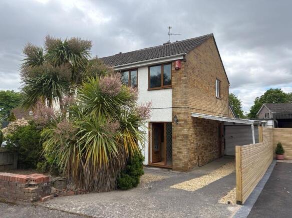 3 bed property, in 3, £140,000