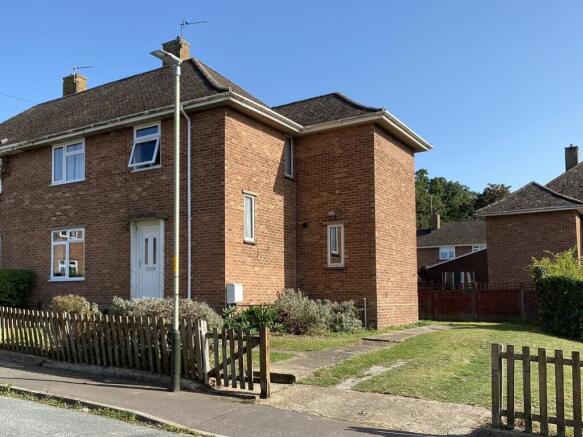 5 bed property, in Wilberforce Road, £300,000