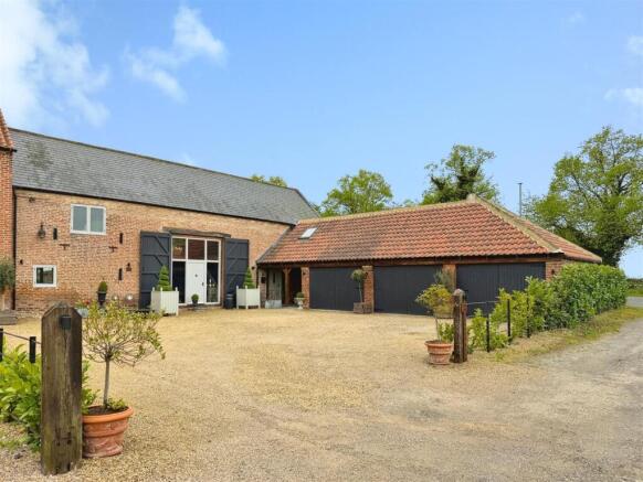 4 bed property, in Coach Lodge, £750,000