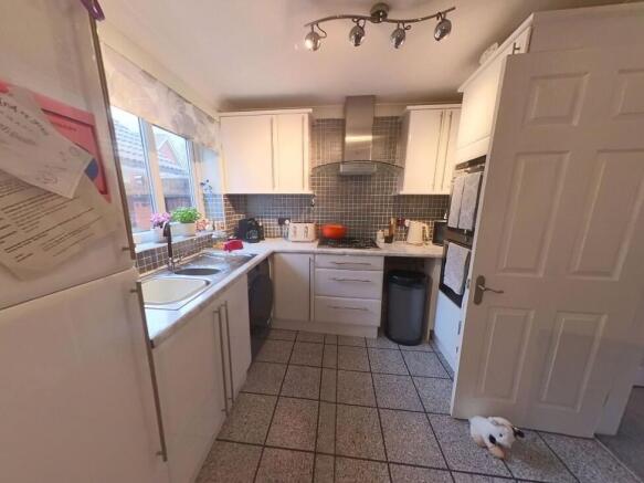 3 bed property, in Radstock Close, £229,950