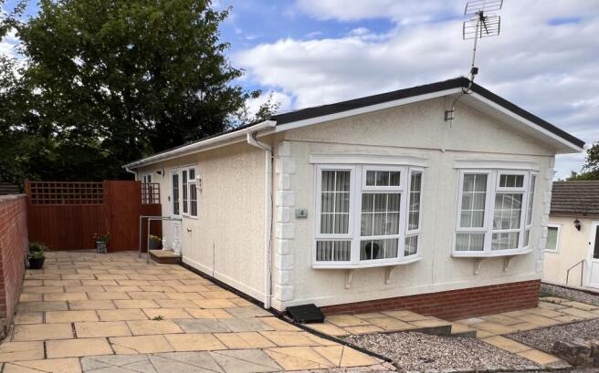 2 bed property, in Tarvin Road, £130,000