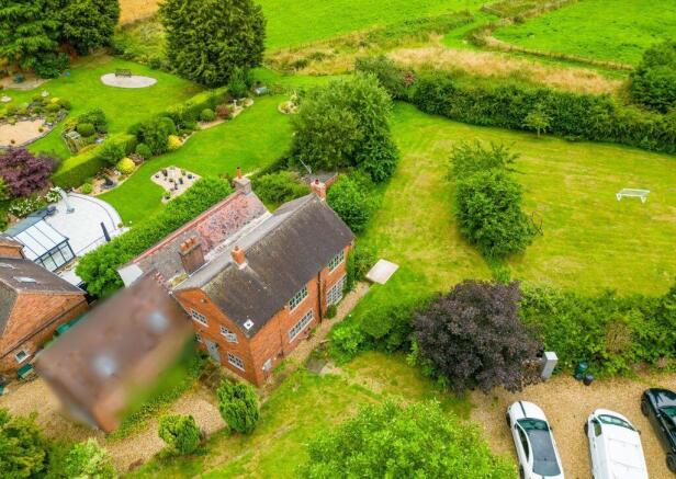 4 bed property, in Bromsgrove Road, £699,999