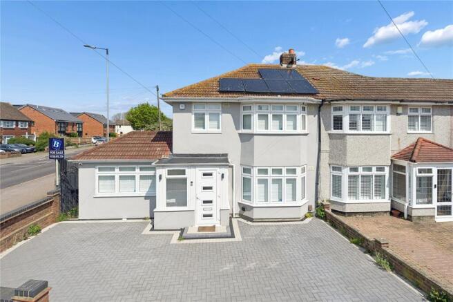 4 bed property, in Simpson Road, £650,000