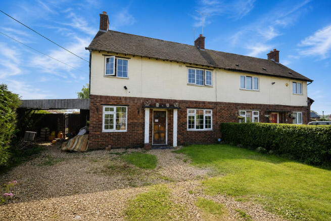3 bed property, in Springfield Avenue, £155,000