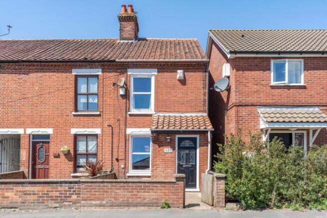 2 bed property, in Nelson Street, £230,000