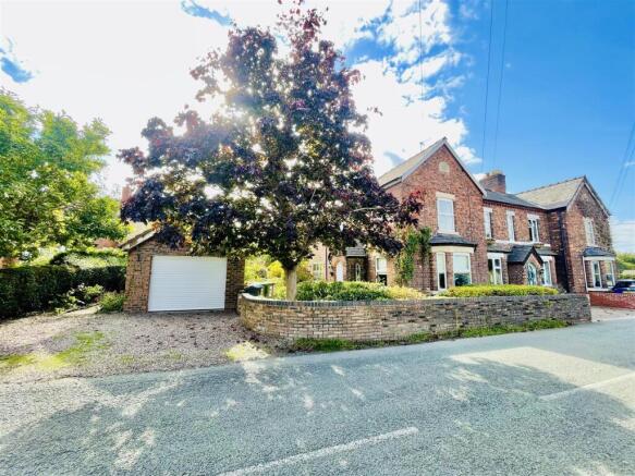 3 bed property, in Station Road, £399,950