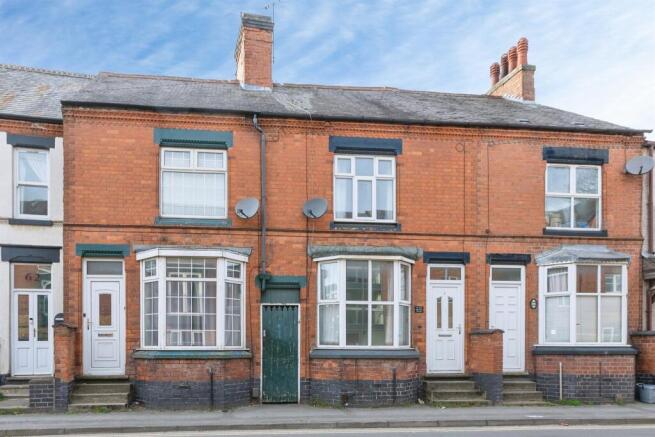 2 bed property, in High Street, £170,000