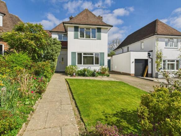 3 bed property, in Harlands Road, £565,000