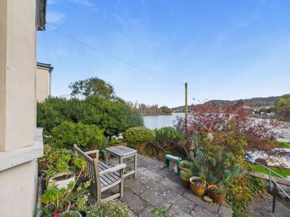 3 bed property, in Albany Villas, £320,000