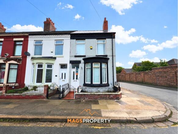 3 bed property, in Richmond Park, £145,000