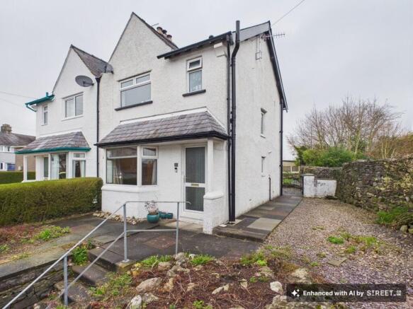 3 bed property, in Glebe Road, £225,000