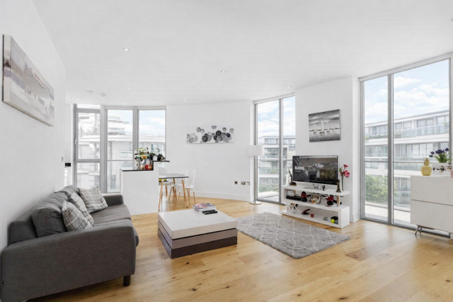 3 bed property, in Signal House, £450,000
