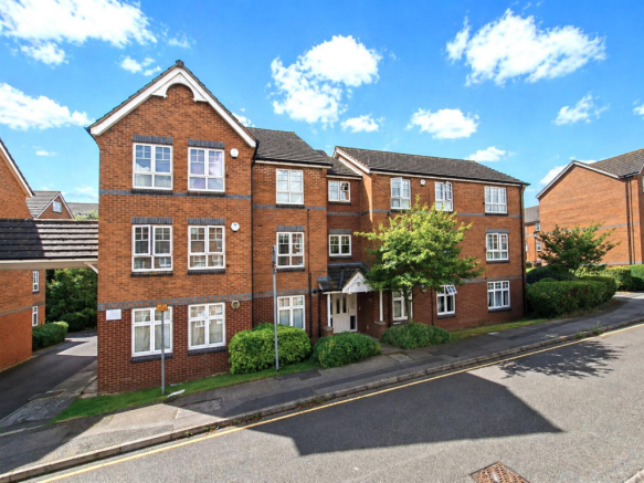 2 bed property, in The Nurseries, £150,000