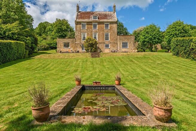 6 bed property, in Seaborough, £2,250,000