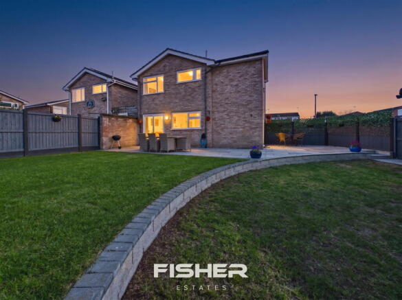 4 bed property, in Nelson Gardens, £460,000