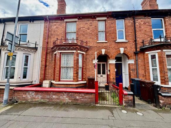 3 bed property, in 35 Sibthorp Street, £65,000
