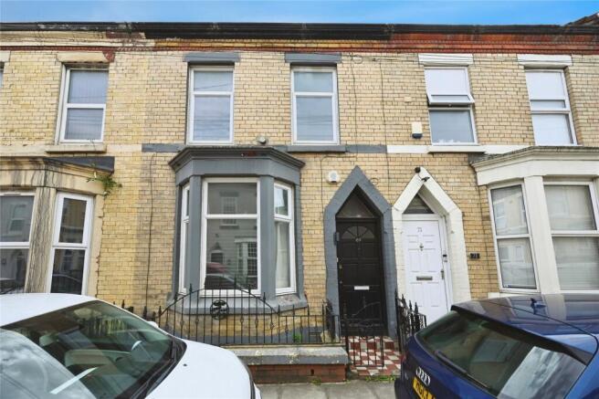 4 bed property, in Cotswold Street, £150,000