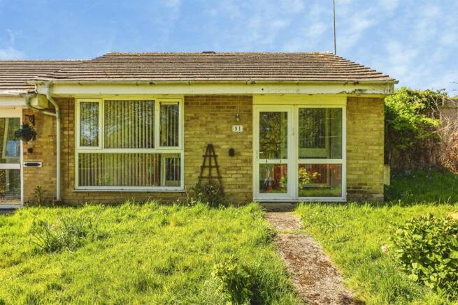 2 bed property, in Northlands Avenue, £335,000