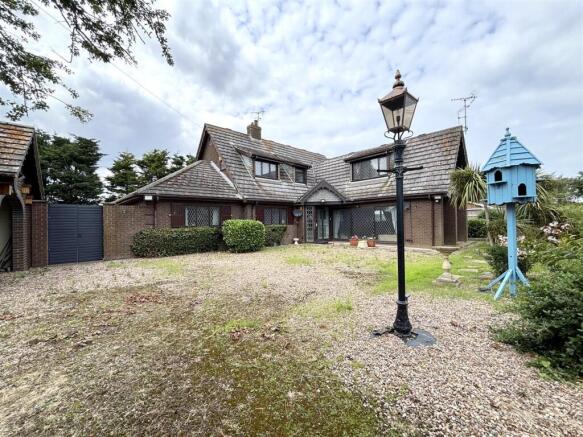 4 bed property, in Saltfleet Road, £399,995