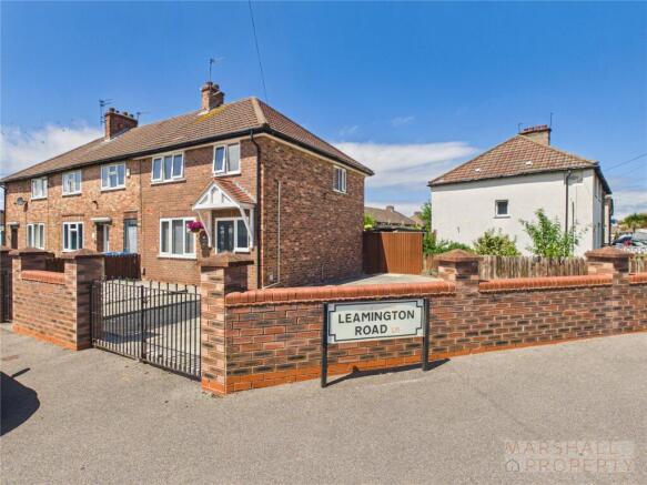 3 bed property, in Leamington Road, £230,000