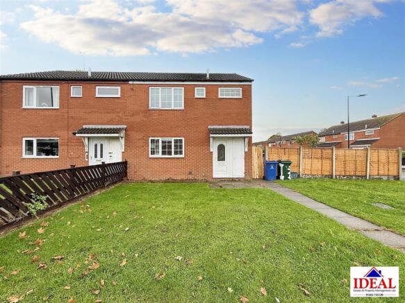 2 bed property, in Norbreck Road, £120,000