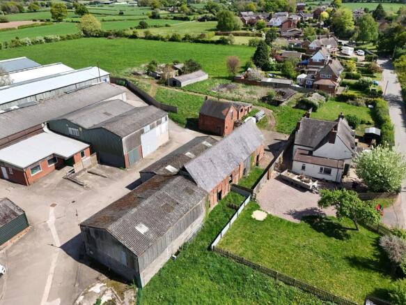 3 bed property, in Common Lane, £475,000