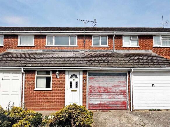 3 bed property, in Begonia Close, £350,000