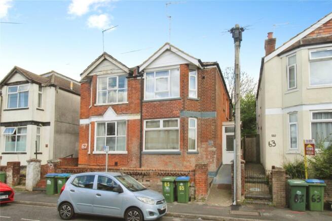3 bed property, in Newcombe Road, £250,000