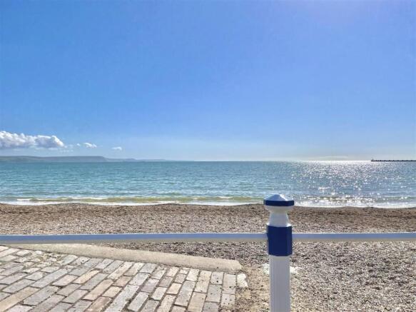 1 bed property, in Allenby Flats, £100,000