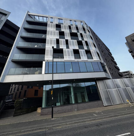 3 bed property, in The Plaza, £210,000