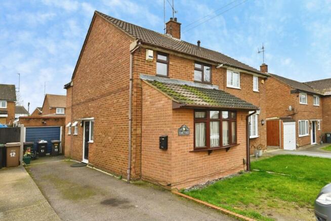 3 bed property, in Lime Tree Close, £300,000