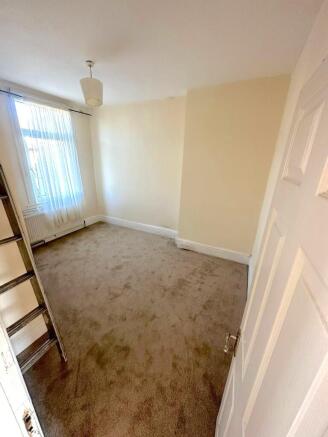 3 bed property, in Basildon Road, £440,000