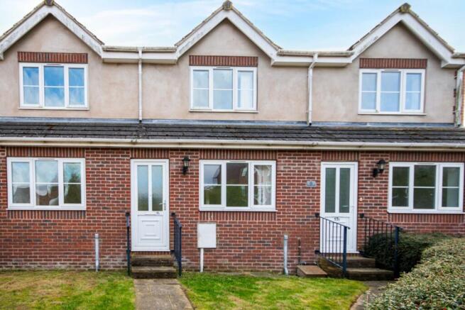 2 bed property, in Whitehall Court, £140,000
