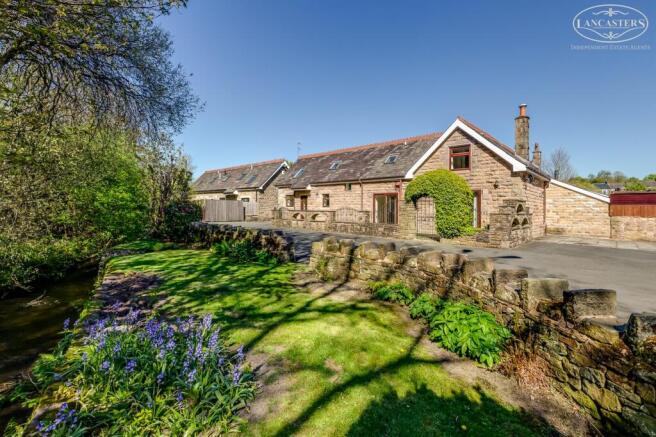 3 bed property, in Bolton Road, £380,000