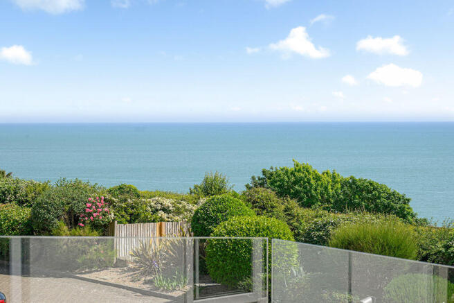4 bed property, in Sandgate, £999,000